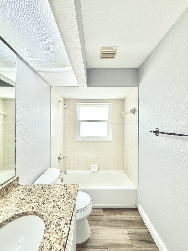 Building Photo - 22148 Lockport Ave