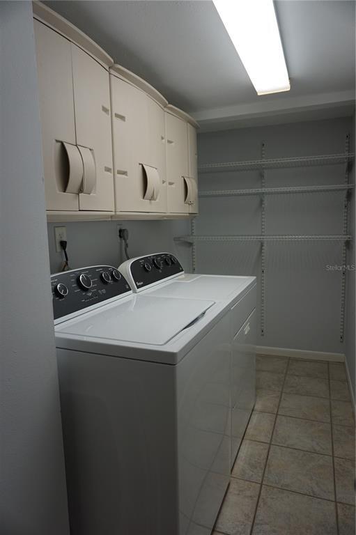 Building Photo - 138 1st St E
