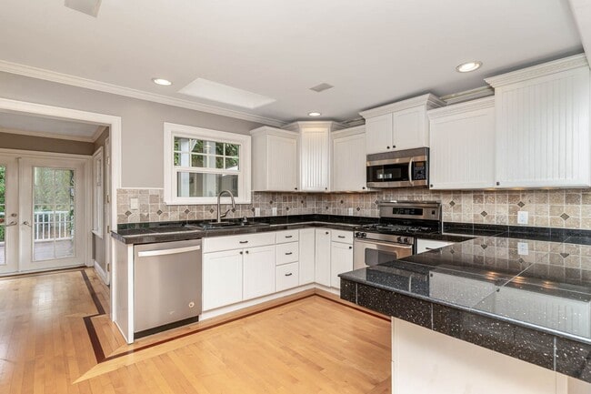 Building Photo - 3Bd/1.75Ba Kirkland Home
