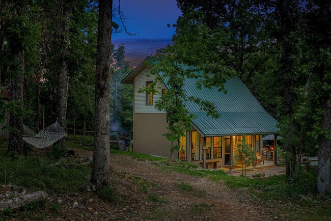 Building Photo - 10583 Two Girls Ln