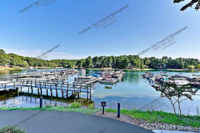 Building Photo - 11 Mizzen Ln