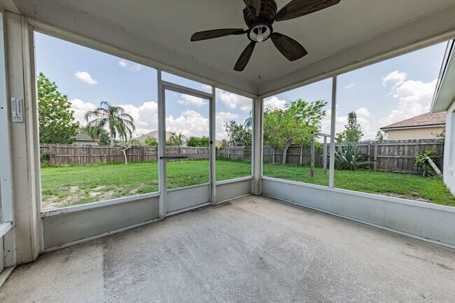 Building Photo - 517 Terranova Cir