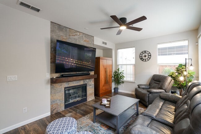 Building Photo - 5884 Cedarwood Cmn