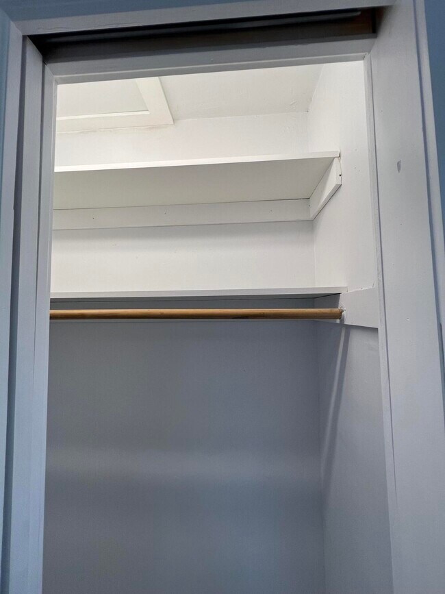 Building Photo - 4951 SW 28th Terrace