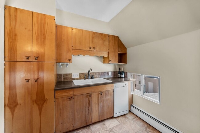 Building Photo - 1151 Monroe St