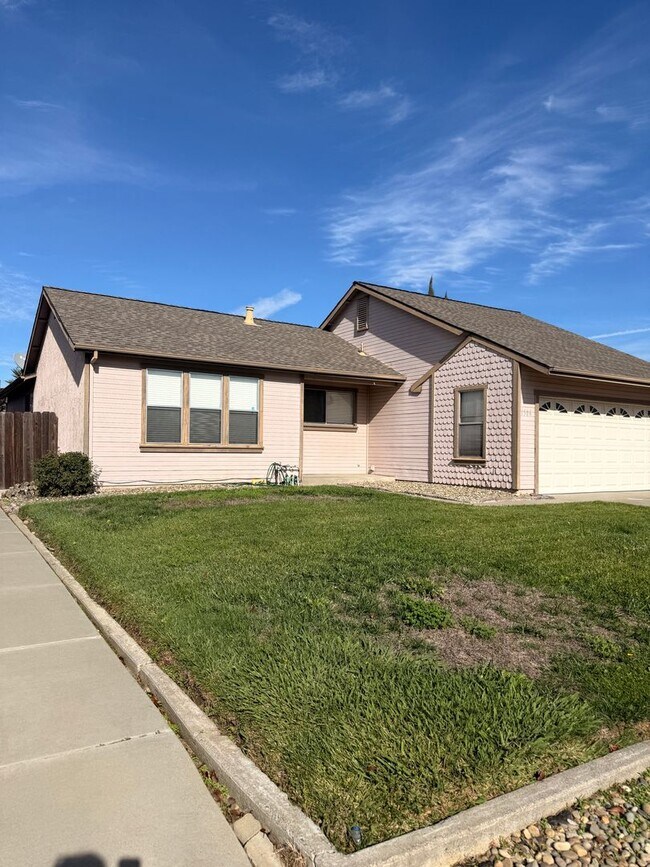 Building Photo - Charming Home for Rent in Montebello Vista Subdivision