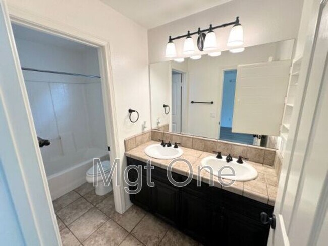 Building Photo - 11026 Evergreen Loop