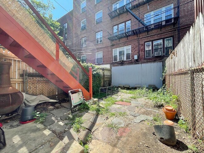 Building Photo - 173 Belmont Ave