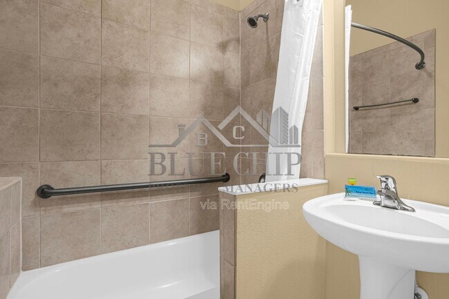 Building Photo - 14518 Damai Ln