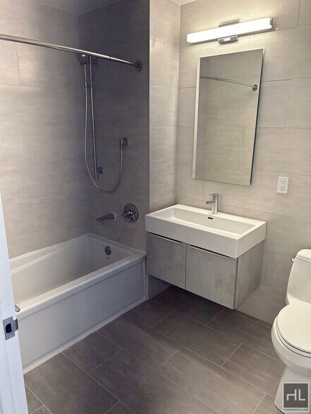 Building Photo - NORTHERN BOULEVARD