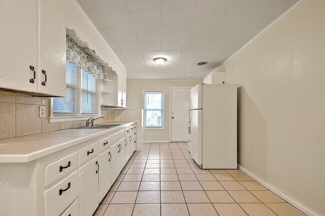 Building Photo - 875 S Pickens Bridge Rd