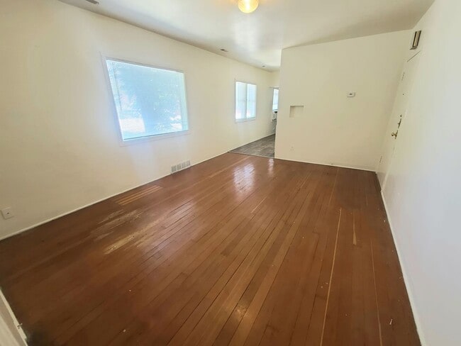 Building Photo - Charming 1 Bedroom, 1 Bath Apartment in Downtown Boise