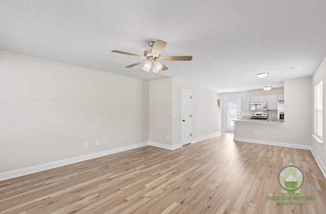 Building Photo - 217 Liberty Dr