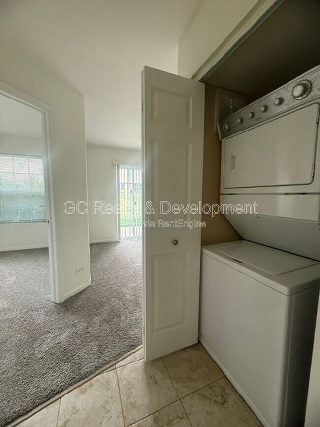 Building Photo - 1064 Turin Dr