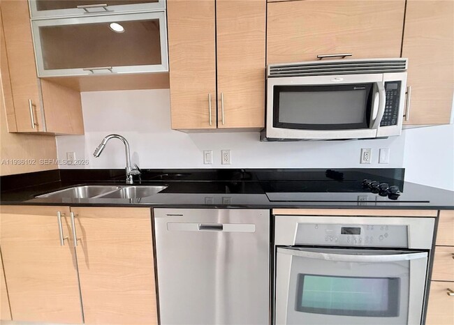 Building Photo - 60 SW 13th St