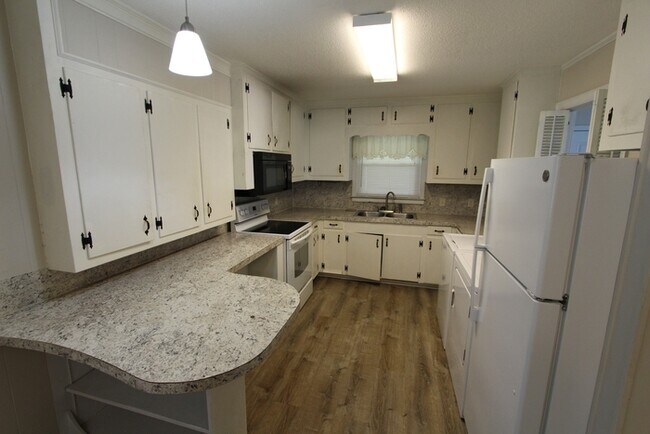Building Photo - 641 Stamie Dr
