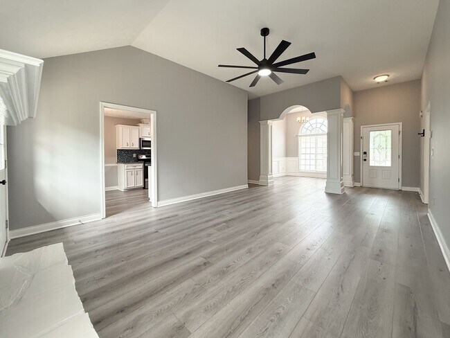 Building Photo - 2018 Tranquil Ln