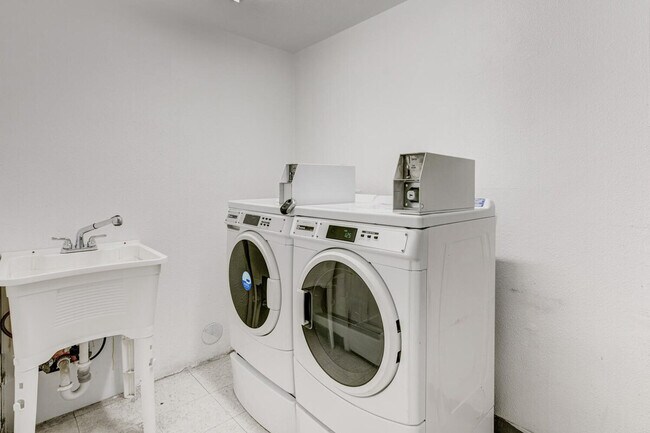 Building Photo - 6380 S Boston St