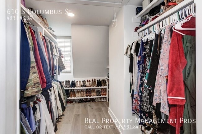 Building Photo - Stunning Corner Townhouse, Old Town Alexan...