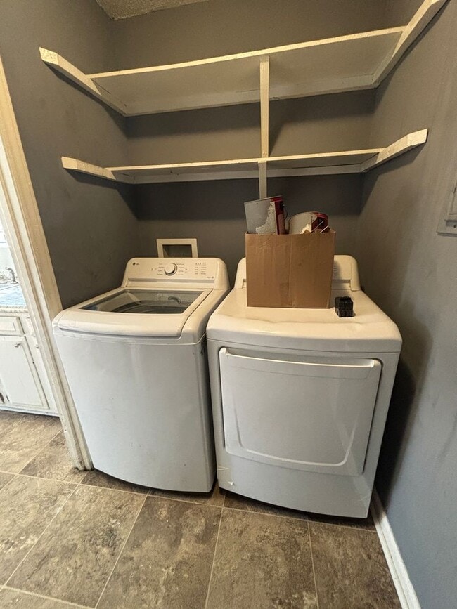 Building Photo - Powell Mill Rd