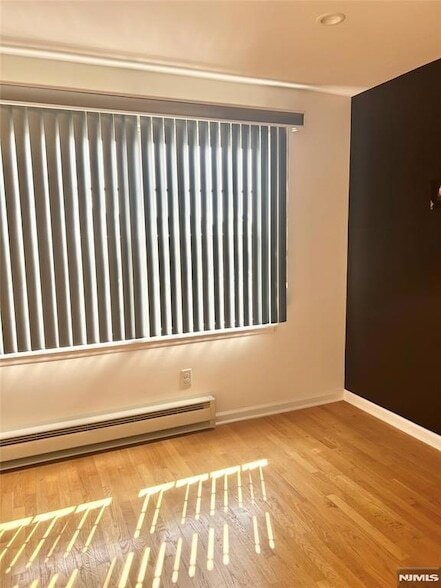 Building Photo - 302 Grand Ridge Dr