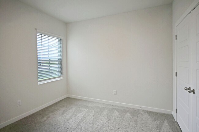 Building Photo - 2943 Angelou St