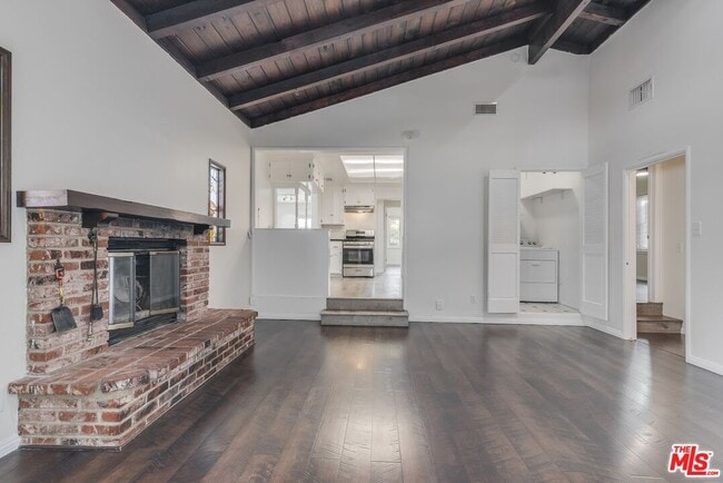 Building Photo - 4905 Coolidge Ave