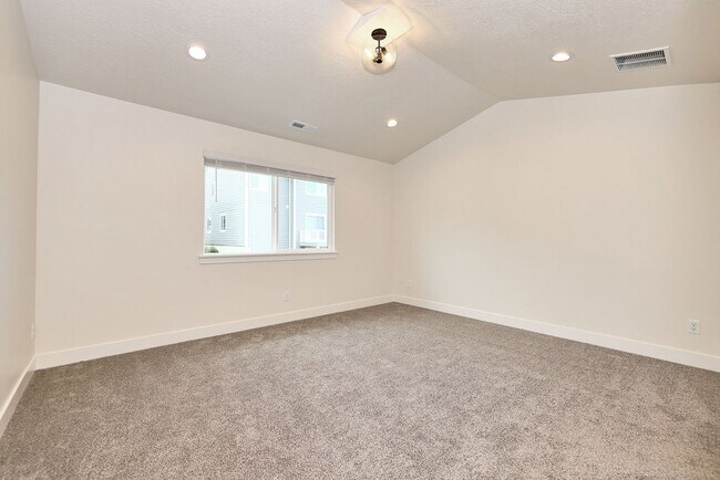Building Photo - 1377 N Sage Dr
