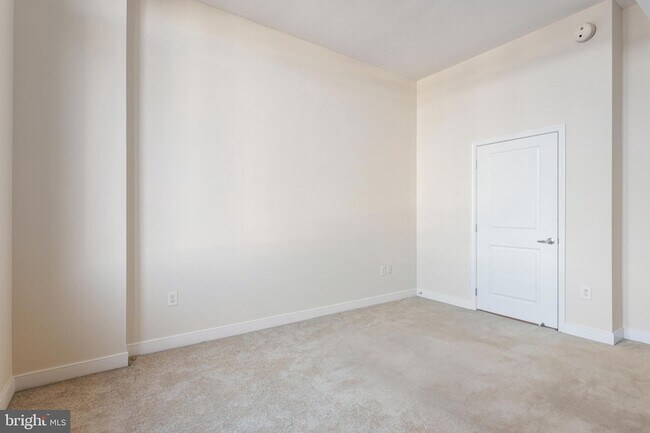 Building Photo - 155 Potomac Passage