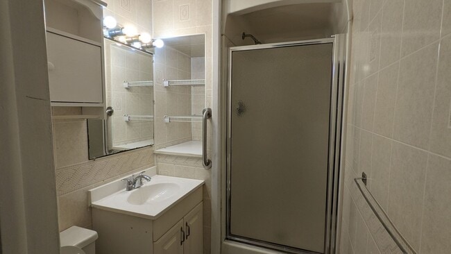 Building Photo - Charming 2-Bedroom 1-Bathroom Single Family Home Near Foxwoods