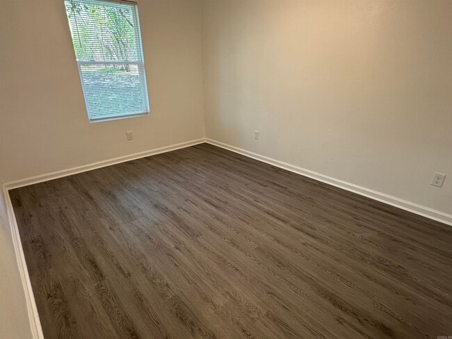Building Photo - 8 Hiland Pl