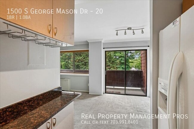 Building Photo - 1500 S George Mason Dr
