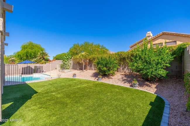 Building Photo - 6746 E Gelding Dr