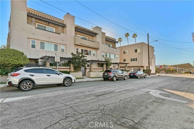 Building Photo - 552 Hahn Ave