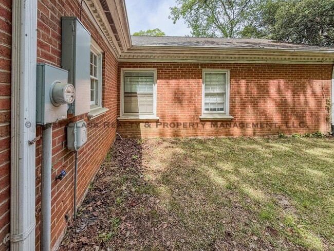 Building Photo - 500 Ashworth Rd