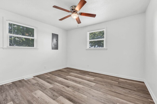 Building Photo - 2459 US-79
