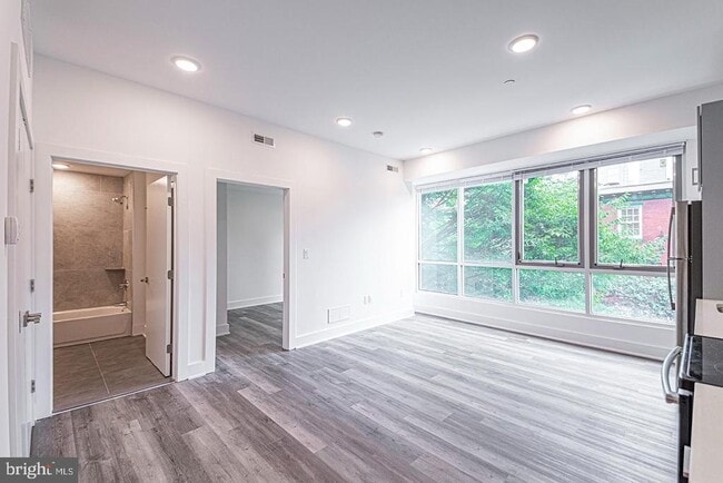 Building Photo - 1524 South St