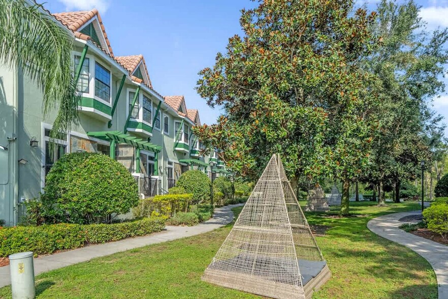 Building Photo - 14590 Damai Ln