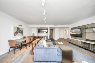 Building Photo - 1300 Lamar St