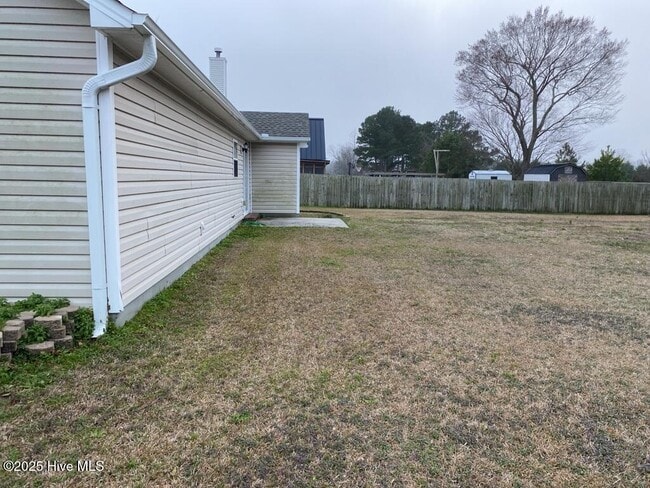 Building Photo - 133 Lawndale Ln