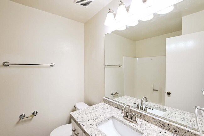 Building Photo - 15610 Cabot Creek Cir