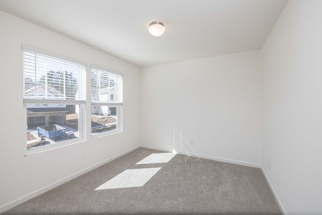 Building Photo - BEAUTIFUL 4 Bedroom Home Piedmont School D...