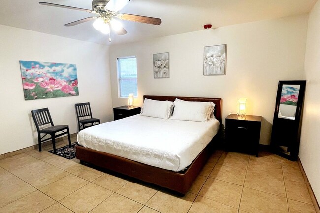 Building Photo - 5704 Charleville Ln