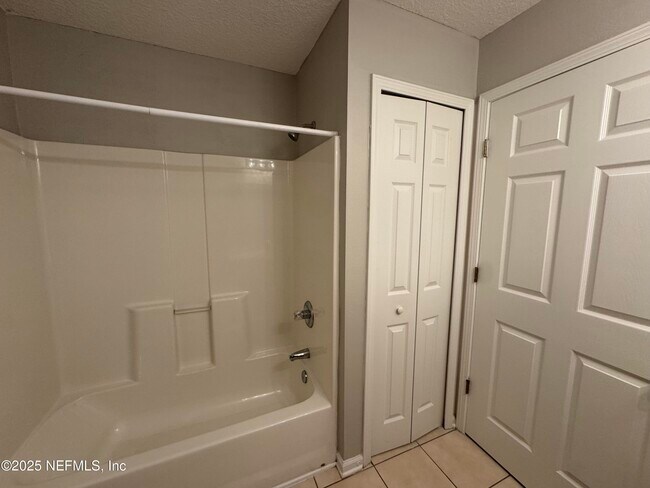 Building Photo - 6069 Maggies Cir