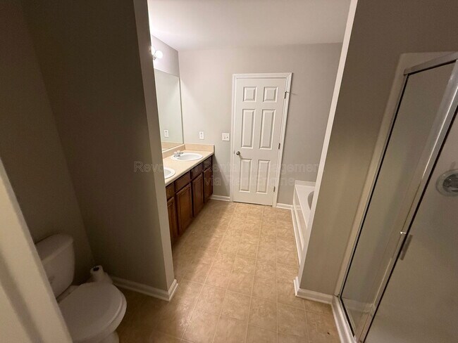 Building Photo - 2396 Camden Oak Way