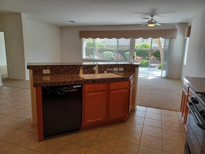 Building Photo - 78791 Stansbury Ct