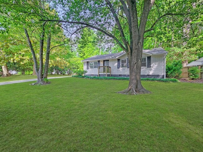 Building Photo - Updated 3-Bedroom Brick Ranch in Jonesboro with Fenced Yard & Prime Location