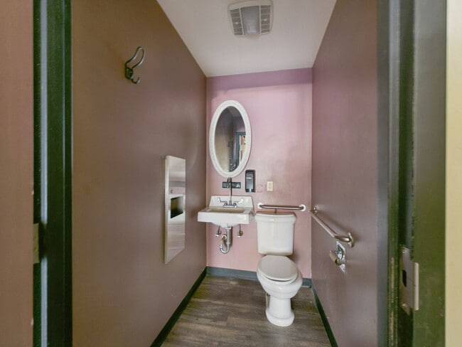 Building Photo - 1012 N 3rd St