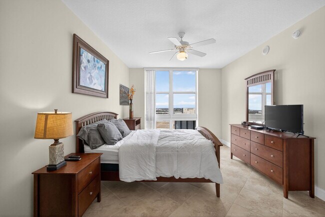 Building Photo - 550 Okeechobee Blvd