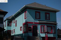 Building Photo - 518 44th St